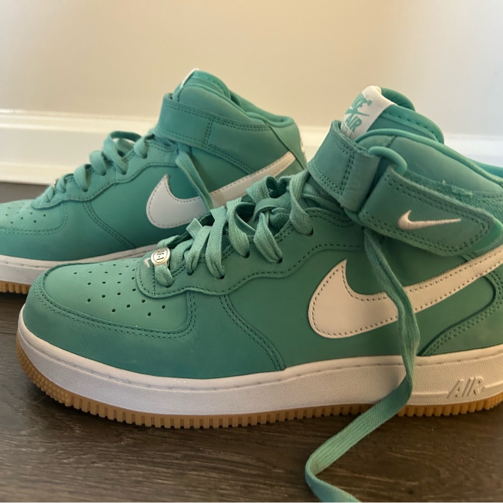 Nike Air Force 1 Mid ‘07 Sneakers - washed Teal and White size 9